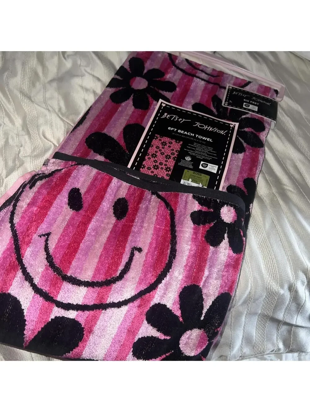 Betsey Johnson Beach Towel Retro Flowers Smiley Face & Pink Stripes, New